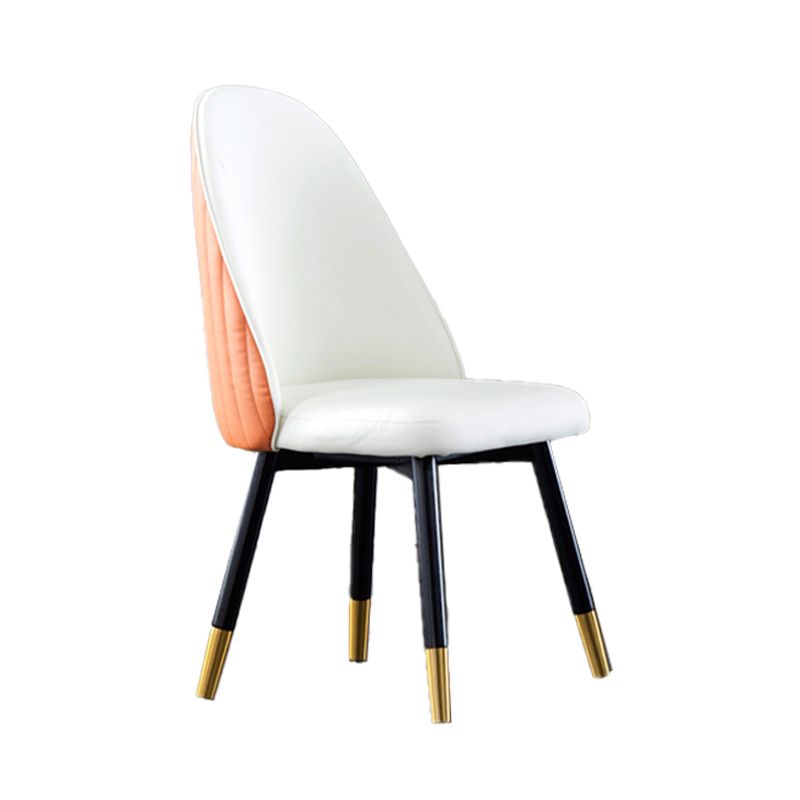 Chaise de salle à manger de style scandinave en cuir et bois, sans accoudoirs, à dossier solide