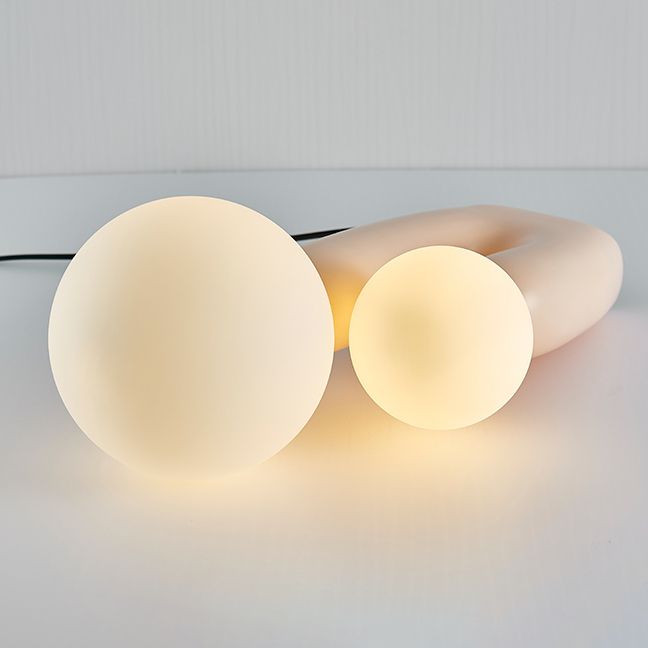 Postmodern oogverzorging Bureaulamp Minimalistisch tafellamp voor de slaapkamer van de studieruimte