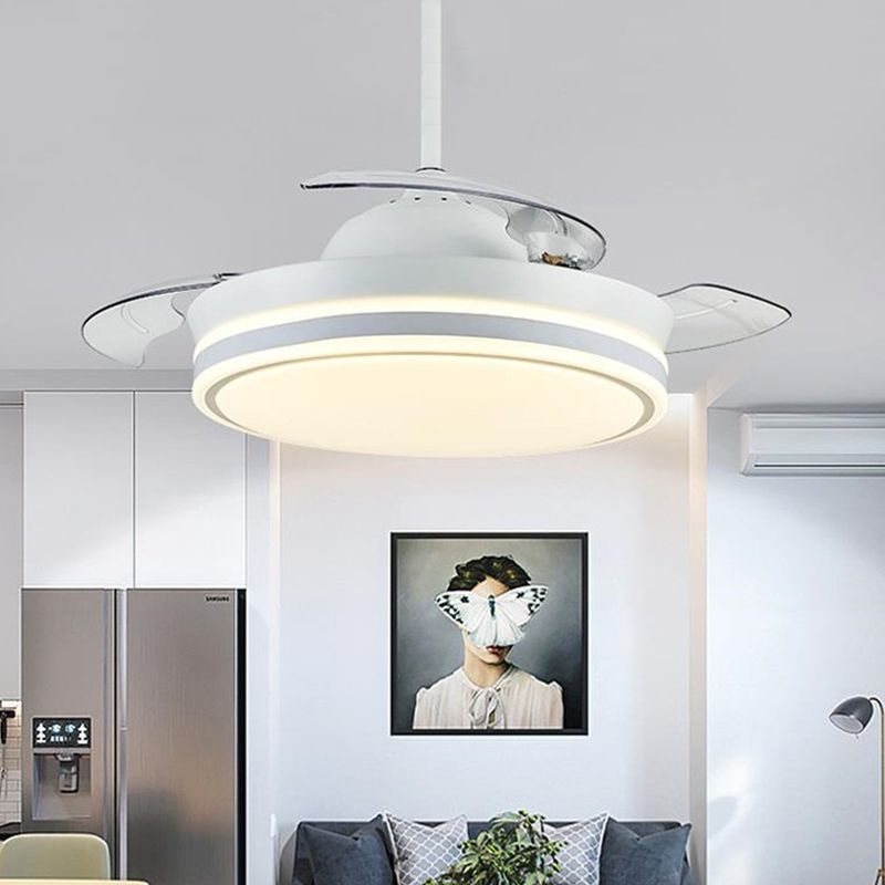 Hedendaagse cirkelvormige plafondventilatorlamp Acryl 36 "/42" brede LED Semi Flush Mount Light in wit/zwart met 3 bladen, afstandsbediening