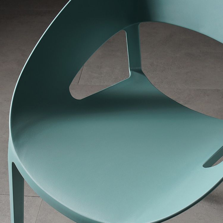 Plástico de estilo minimalista que cena la parte posterior abierta de la silla sin brazos que cena la silla lateral