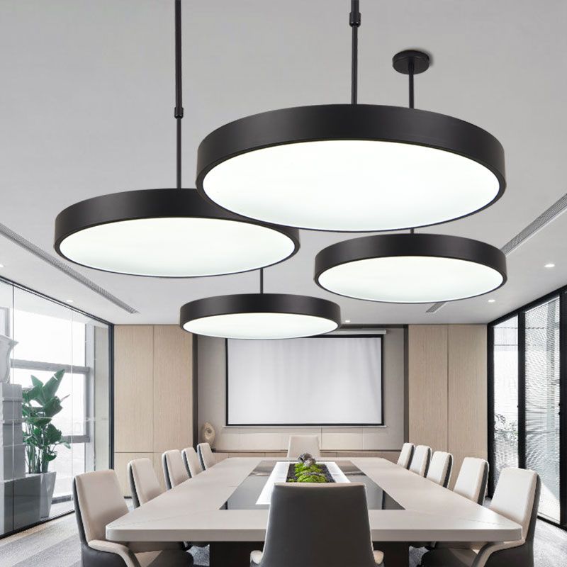 Lampada di sospensione rotonda in altezza regolabile Modern Metal Office LED Luce in nero in nero