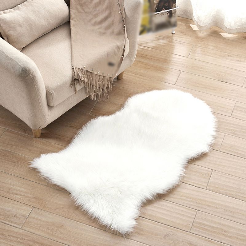Ausgefallener weißer Teppich aus Plüsch-Polyester, einfarbig, pflegeleichter Teppich für die Inneneinrichtung