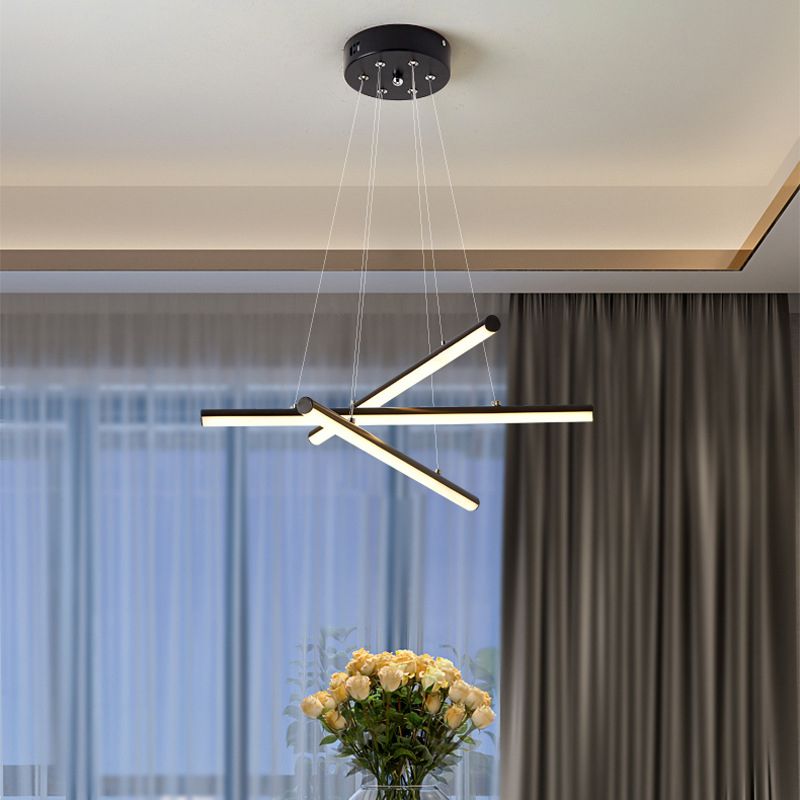 Lampadario della sala da pranzo a LED con tonalità acrilica lineare moderna lampada appesa nera/oro in luce calda/bianca