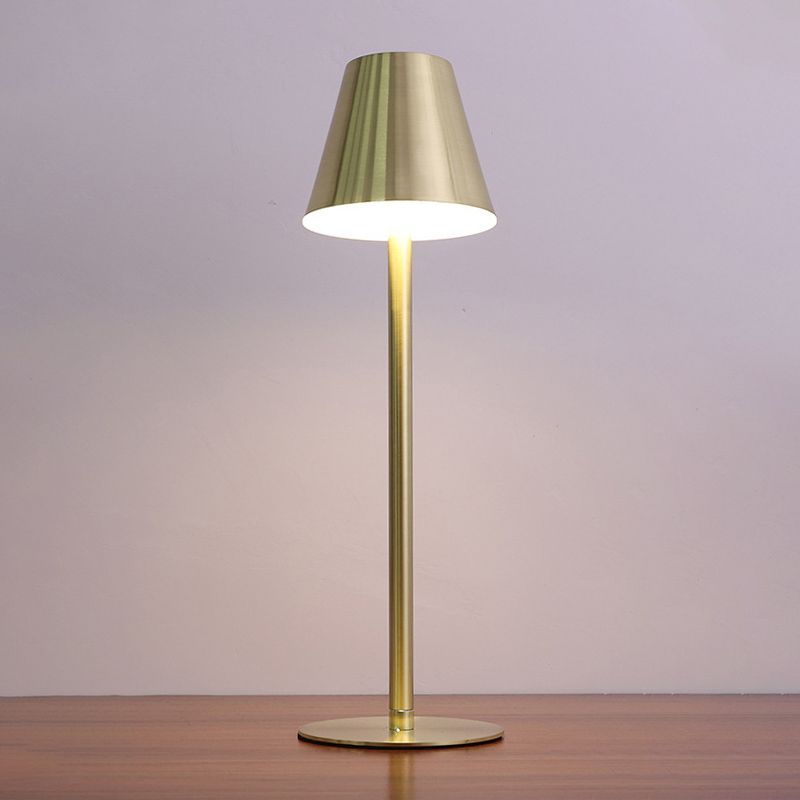 Metal Geometric Shape Table Lamp Mount Lighting Modern 1 Light Table Lamp Fixture