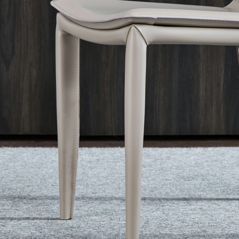 Silla de comedor sin brazos de cuero moderno, sillas de comedor de metal para uso en restaurantes