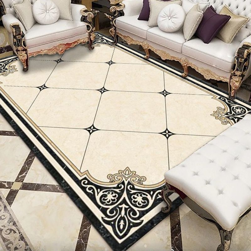 Brown Luxury Rug Polyester Graphic Rug Stain Resistant Rug for Living Room