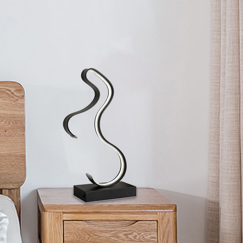 Simplicity Horse Profile Desk Lighting Metal LED Bedroom Nightstand Light with Oblong Pedestal in Black/White/Gold