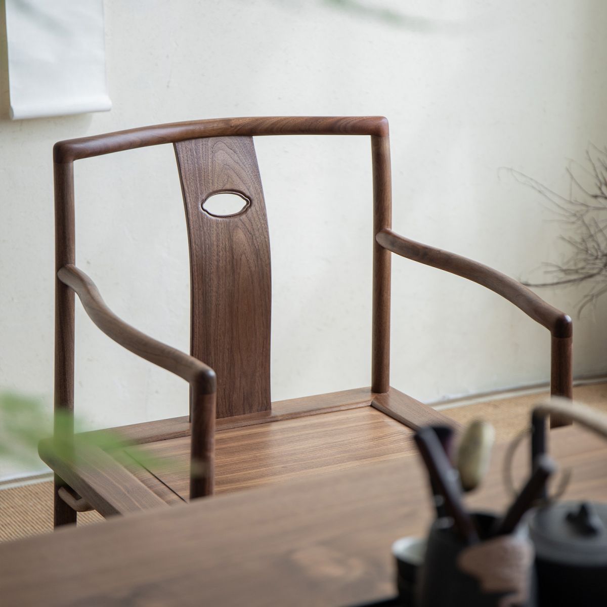 Traditional Style Dining Chair Slat Back Solid Wood Arm Chair for Home