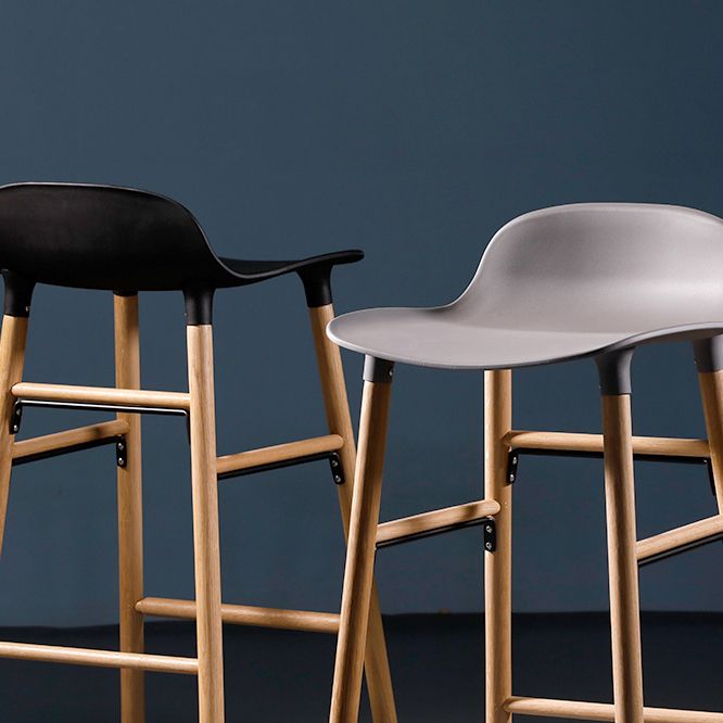 Scandinavian Solid Wood Legs Bar Stool Armless Plastic Bar Stool for Living Room