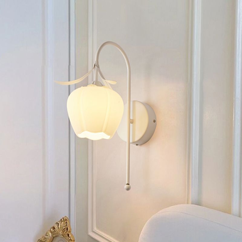 Modern Simple Wall Light Frosting Iron Flower Shape Wall Lamp for Bedroom