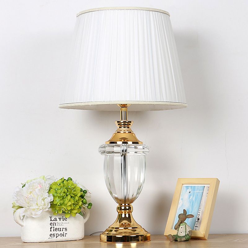 Abat-jour plissé pour chambre à coucher, lampe de Table rurale élégante à ampoule unique, lampe de chevet blanche avec décoration en cristal clair