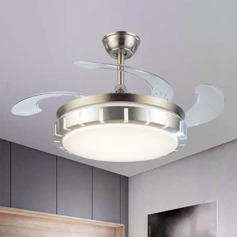 Trommelform Hanging Lüfter Licht zeitgenössische Metallic 42 "Breite LED Silber Semi -Mount -Beleuchtung mit 4 klaren Klingen