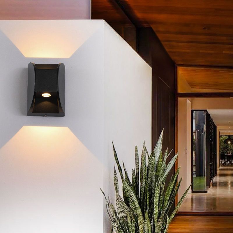 Geometric Shape Wall Lamp Modern Style Metal 2 Lights Wall Light in Black