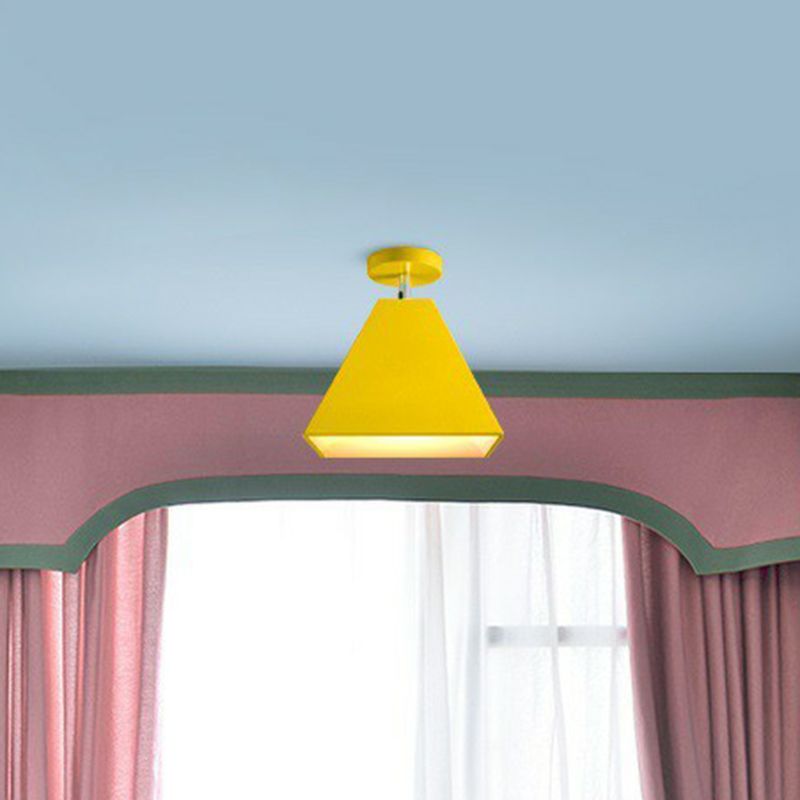 Luz montada en techo de pasillo de una sola bombilla metálica de montaje semi empotrado trapezoidal Simplicity