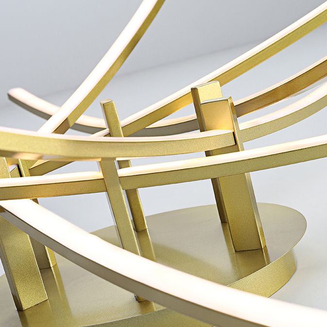 Lámpara de techo de forma lineal de estilo moderno Lámpara de techo múltiple de metal para el comedor