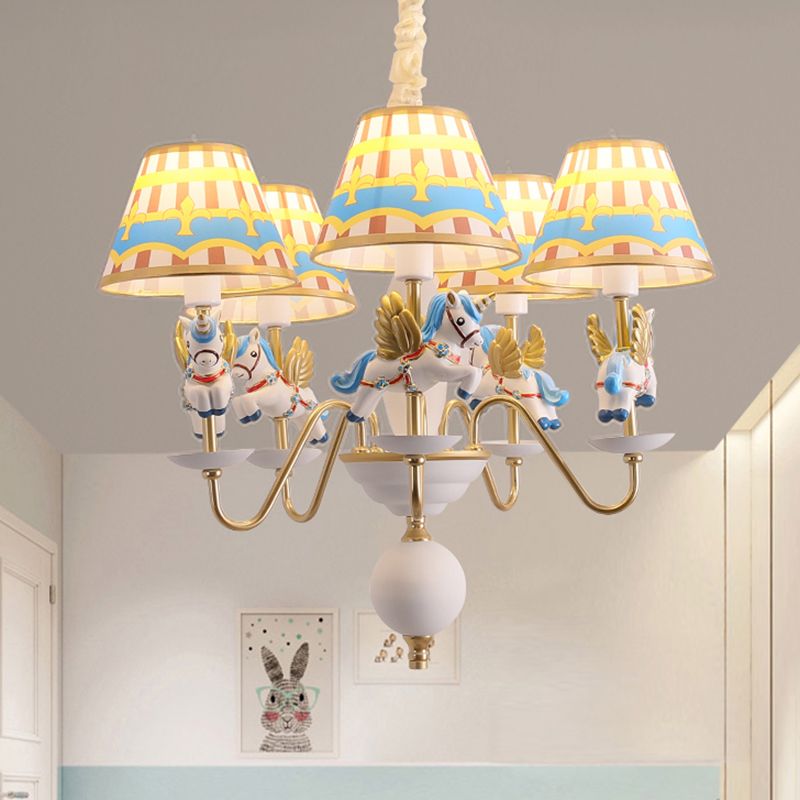 Dessin animé Flying Unicorn Chandelier Pendant Light Resin Nursery Light avec Empire Shade