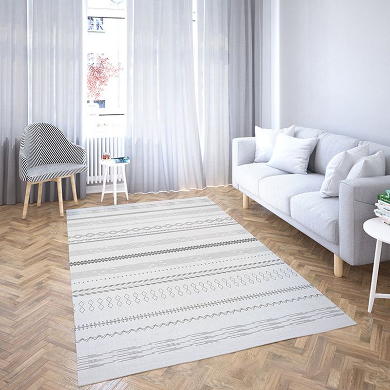 Dekoratives Rhombus-Muster Teppich Multi-farbiger indonesischer Teppich Polyestermaschinenmaschinenwaschbarer Färbungsfest-Resistant Anti-Slip-Teppich für Raum