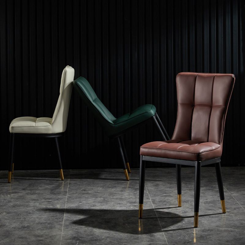 Sillas de comedor sin brazos de cuero modernas, sillas laterales tapizadas con patas de metal