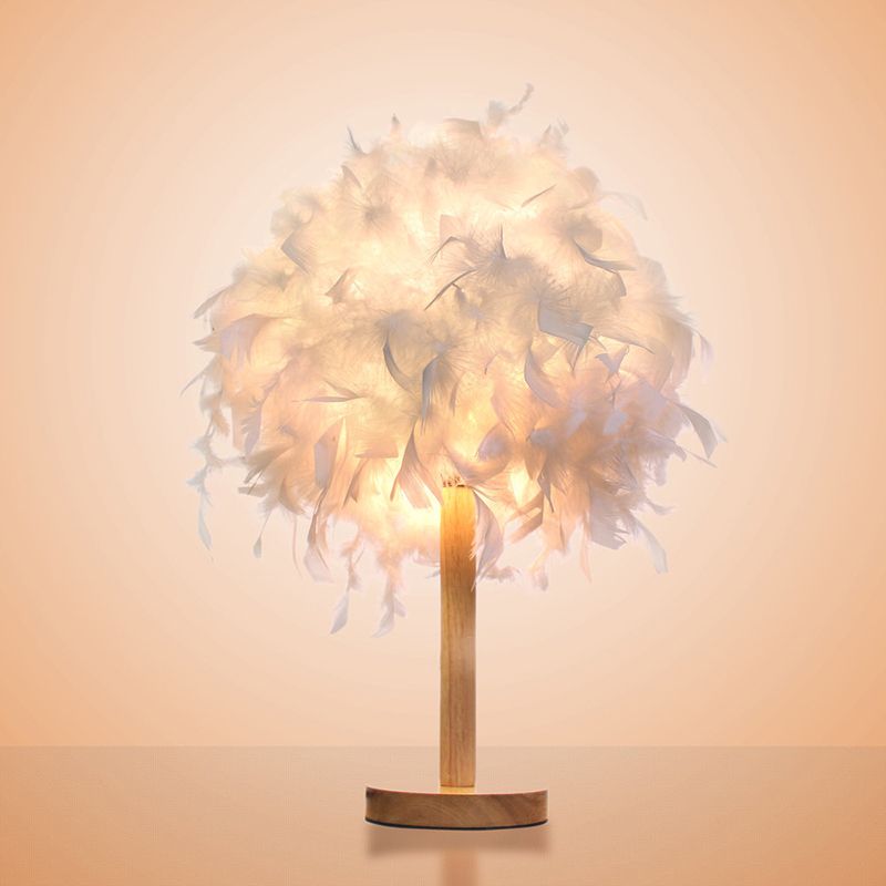 Mesa nocturna de plumas blancas Lámpara modernista 1 lámpara de escritorio de tela ligera con base de madera redonda