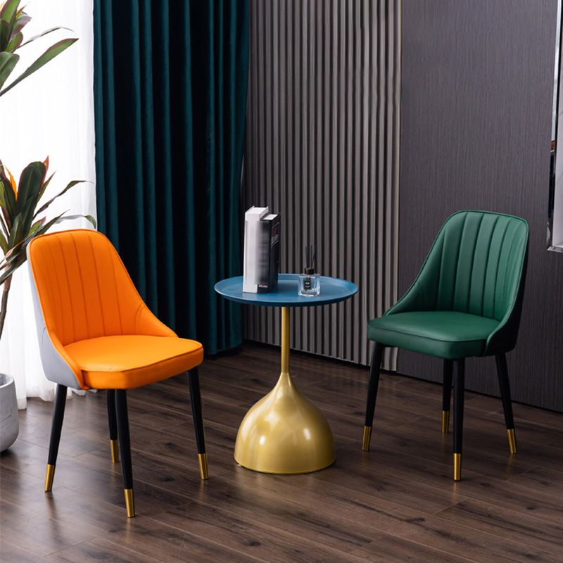 Silla lateral interior escandinava Silla de comedor Parsons tapizada de metal
