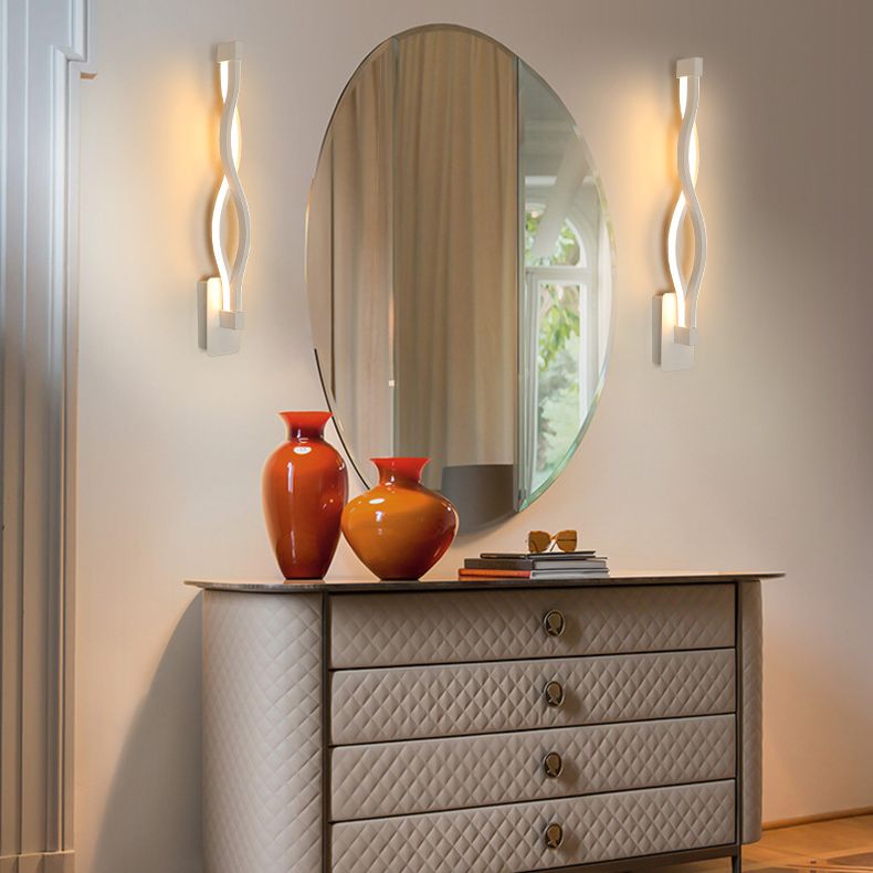 White Linear LED Wall Light in Modern Concise Style Aluminium Wall Lamp with Silicone Shade