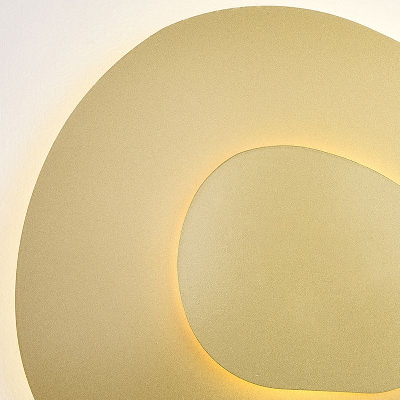 Contemporary Single White/Golden Wall Mounted Sconce Metal Statement Wall Light