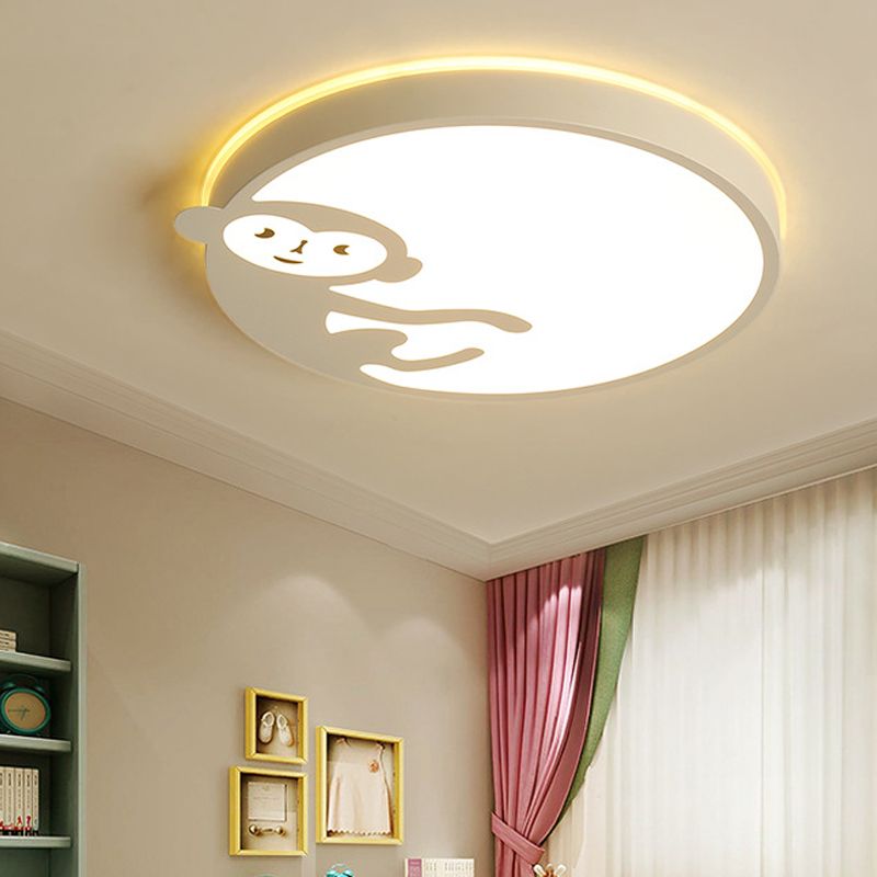 Lámpara de techo LED redonda blanca en el dormitorio infantil, con lámpara de techo metálico para monos y animales
