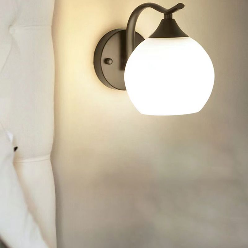 1/2-Light Modernism Wall Mounted Sconce Black/Chrome Wall Light for Foyer
