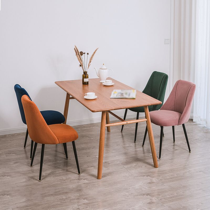Silla de comedor moderna de terciopelo para el hogar Parsons con acabado mate