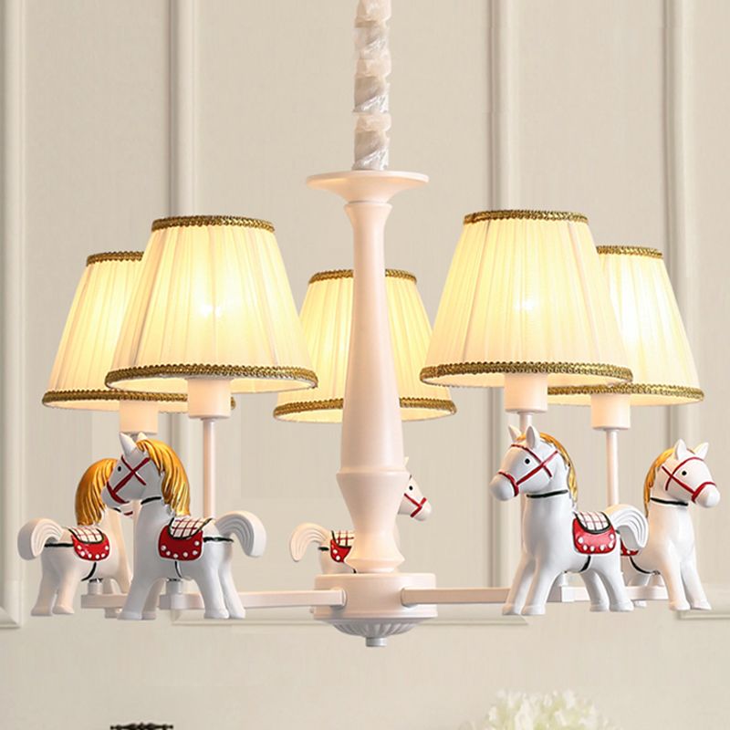 Tiga de tela Candelera colgante para niños Luz de suspensión de beige de 5 luces con diseño de carrusel