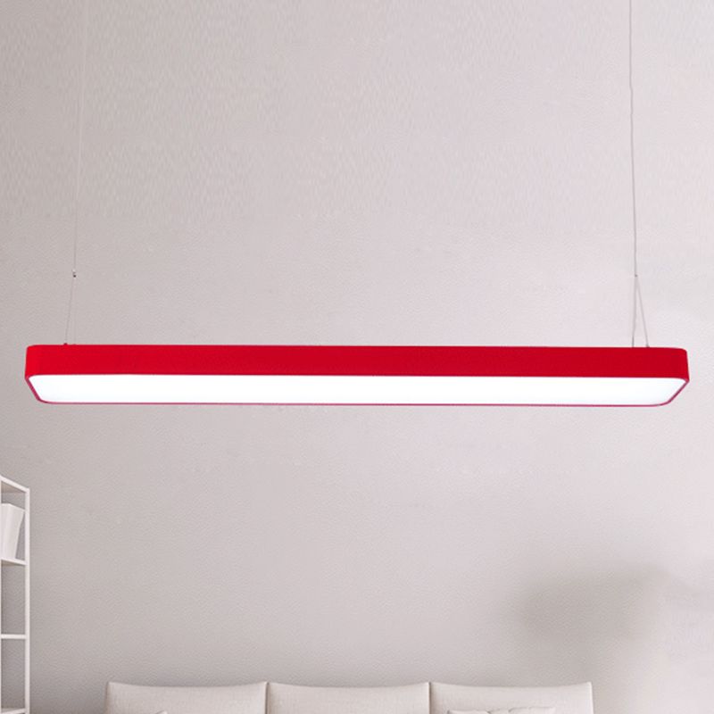 Idea di illuminazione dell'isola a led per bambini con lampada a sospensione rettangolare rossa in ombra acrilica