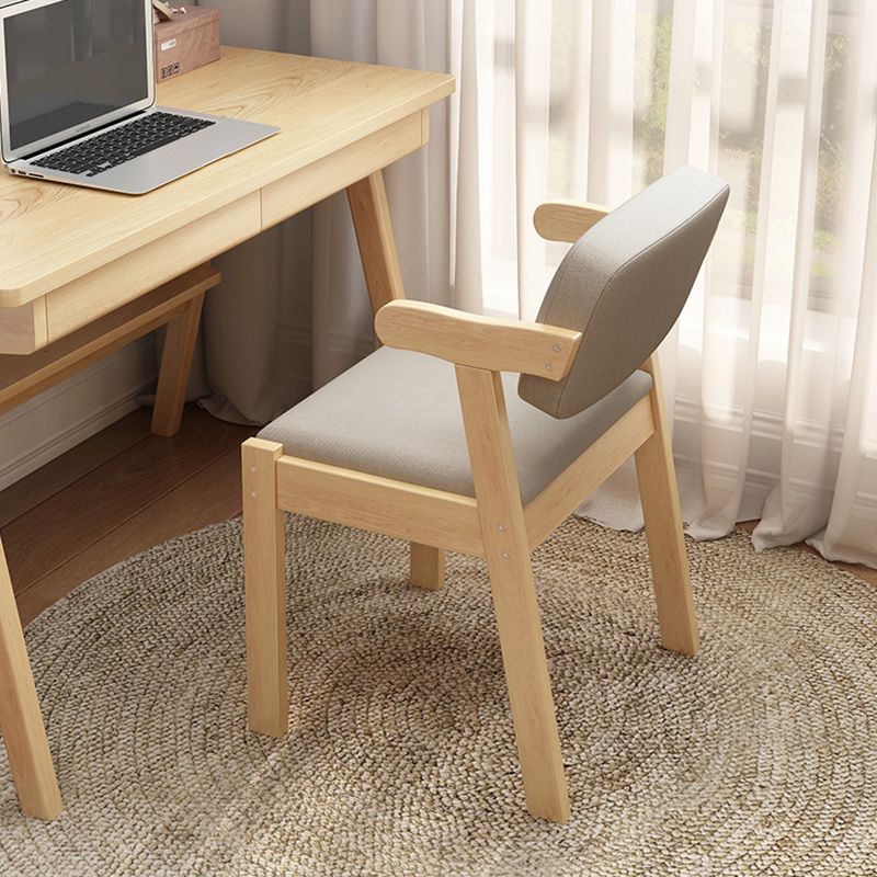 Chaise de salle à manger rembourrée au fini mat, fauteuil à dossier ouvert en hêtre scandinave