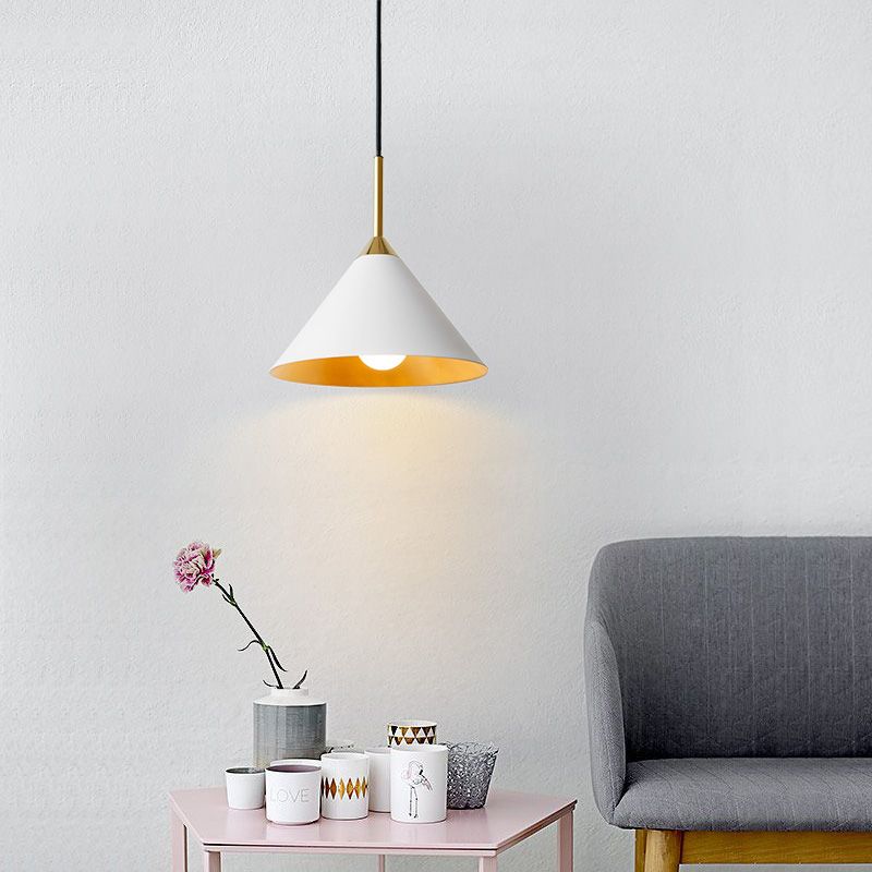 Pendante de style moderne Light Metal 1 lumière suspendue Lumière en blanc pour le chevet