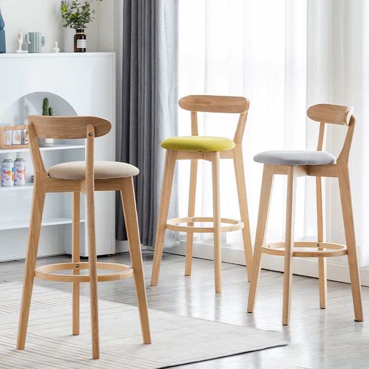 Moderner Thekenhocker ohne Armlehnen, Holz, Milchteeladen-Barhocker mit Pedal