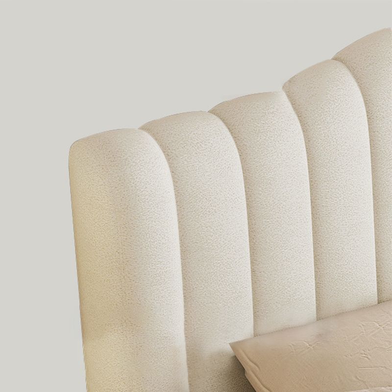 Soild Wood Bed with Camelback Panel Headboard and Metal Legs