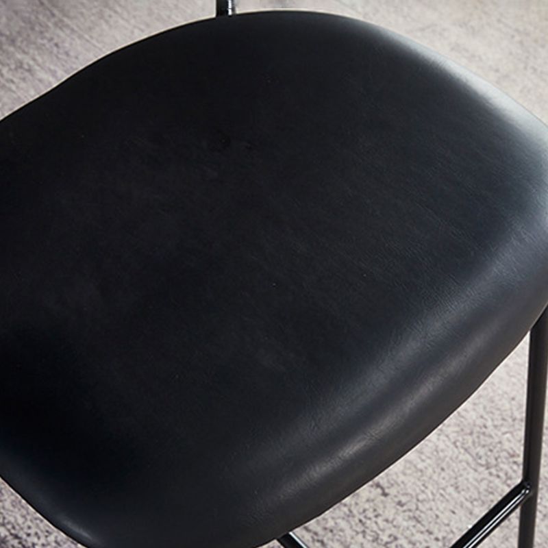 Taburetes escandinavos de hierro negro para mostrador, taburetes de bar con respaldo bajo de madera (juego de 2)