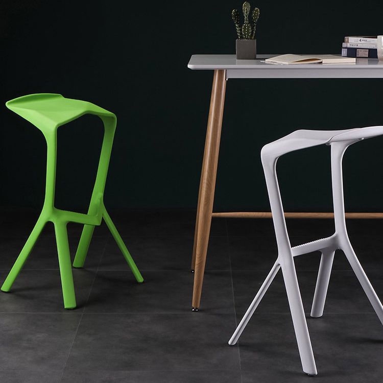 Industrial Armless Counter Stool Plastic Cafe Bar Stool with 4 Legs