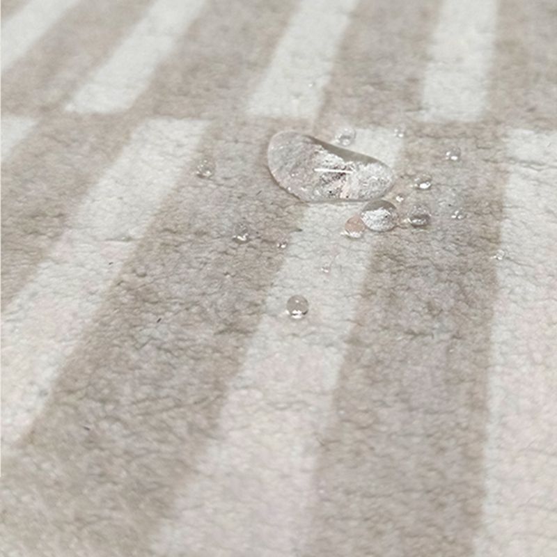 Solid Color Relaxing Area Rug Polyester Geometric Lines Print Rug Non-Slip Backing Indoor Rug for Living Room
