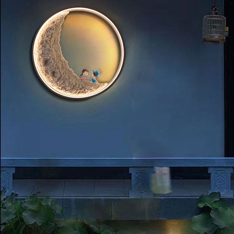 Modern Metal Wall Sconce Circle Shape Wall Light with PC Shade for Living Room