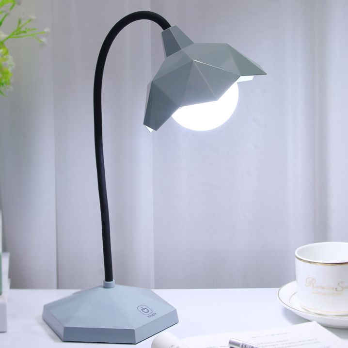 Tavola della camera da letto floreale luce in plastica in plastica lampada a LEAD LEAD con braccio flessibile