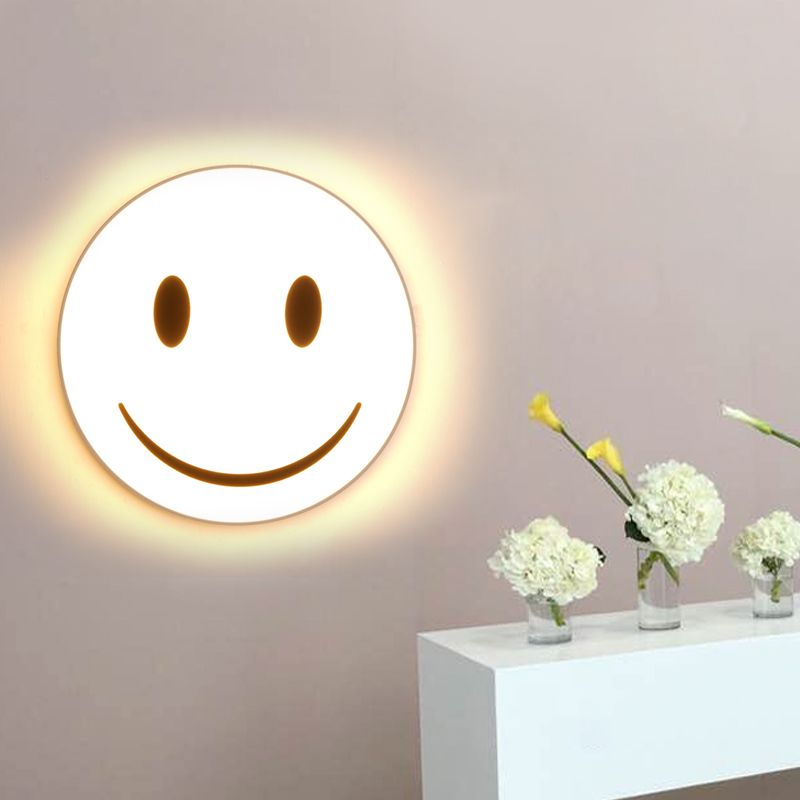 Runde Flush Deckenlicht mit Lächeln Emoji LED Mini Flushmount Lampe mit Acrylschatten