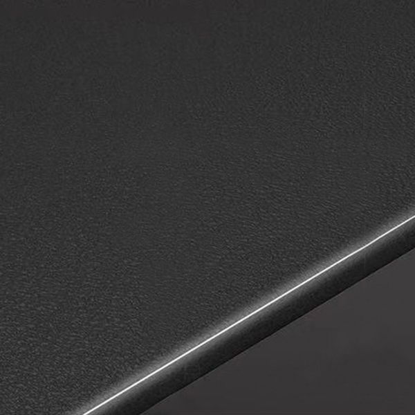 Industrieel gesinterde stenen eettafel rechthoek zwarte boventafel met metalen voetstuk