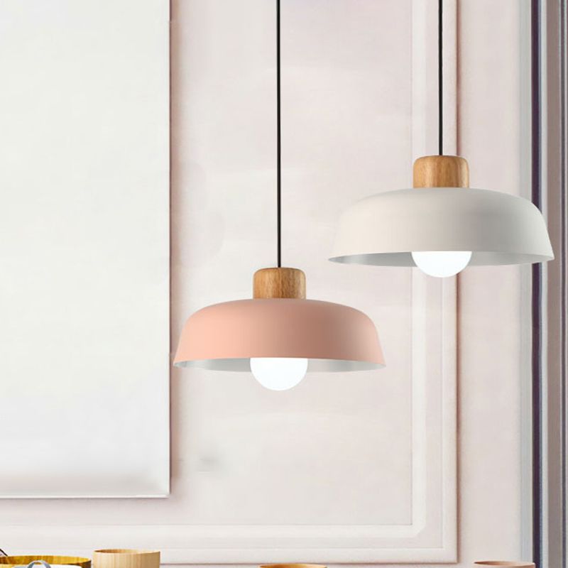 Bowl Shade Restaurant Pendant lampe Métallique 1 Macaron Macaron Lumière en rose / bleu / jaune avec bouton de bois