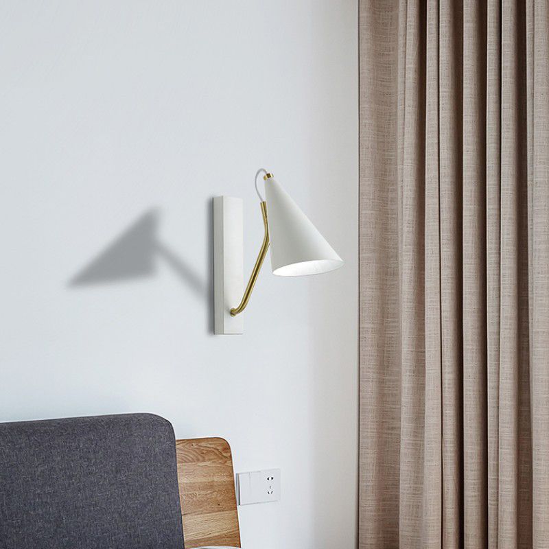 Moderna lampada a parete conica a parete singola creativa a parete singola per camera da letto