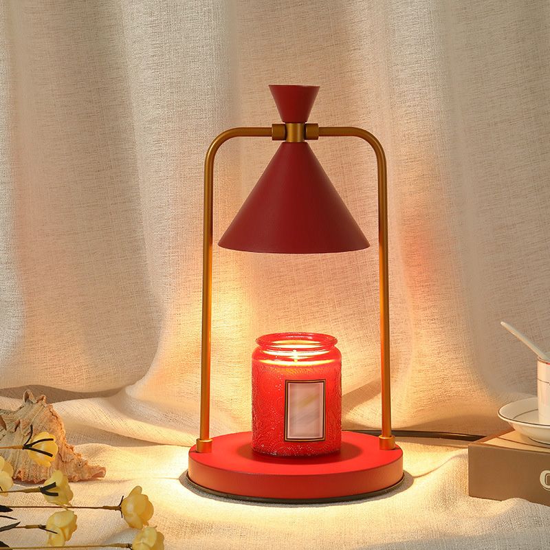 Lampada da tavolo a forma di cono in stile postmoderno Lampada da tavolo in metallo a 1 luce per camera da letto