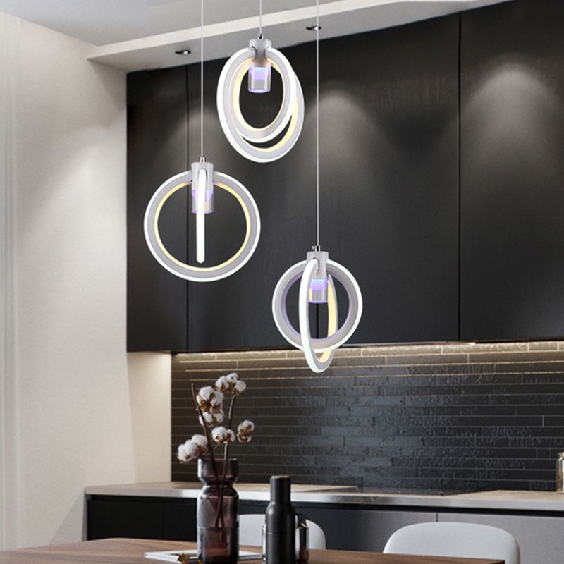 Costilla acrílica de órbita simple Coste de 3 luces Luz de techo colgante para sala de estar para sala de estar