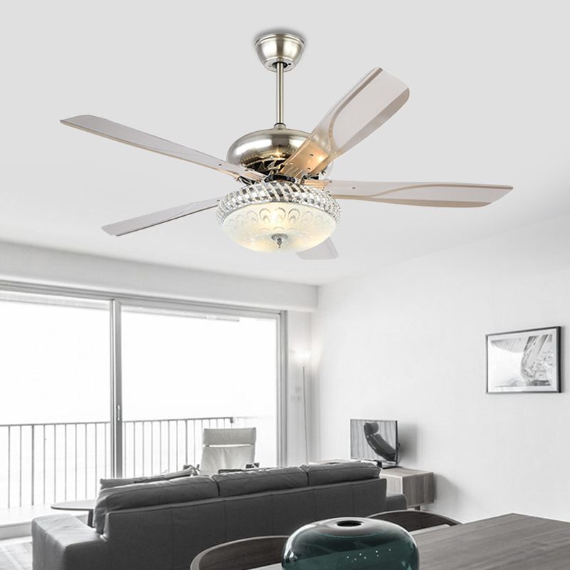 Lámpara de ventilador de techo metálico LED de iluminación de semi flush de domo moderno en plata para sala de estar con 5 cuchillas transparentes, 48 ​​"de ancho