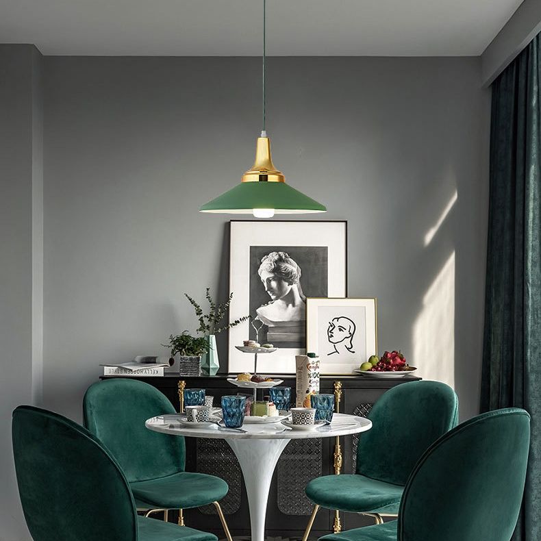 Triangle Dinning Room Down Lighting Pendant Metal Metal Modern Style suspendu Pendant Light