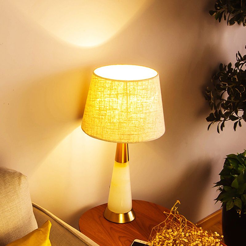 Lampada da lettura contemporanea a 1 testa, lampada da lettura svasata bianca con paralume in tessuto