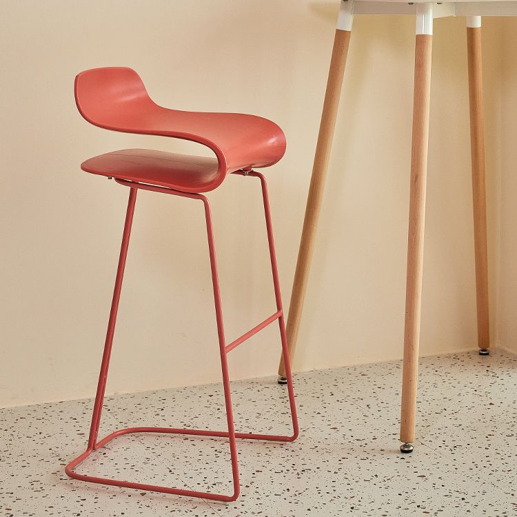 Scandinavian Restaurant Footrest Stool Matte Finish Plastic Bar Stool
